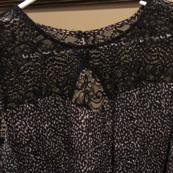 Sleeveless Black and tan print top - Picture 5 of 5